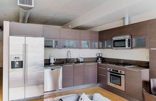 South Lake Union Apartment | Excellent SLU 1BR w/Gym, Rooftop, Parking & Pet Area, by Blueground