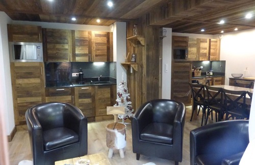 Les Deux Alpes Apartment | exceptional apartment 90m2 12 beds at the foot of a covered parking track