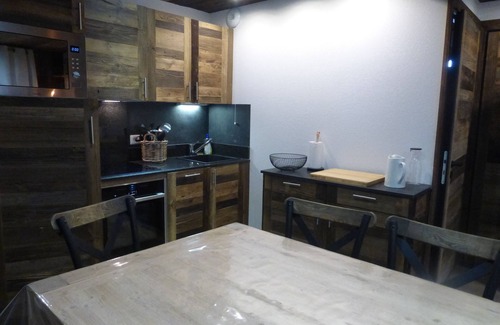 Les Deux Alpes Apartment | exceptional apartment 90m2 12 beds at the foot of a covered parking track