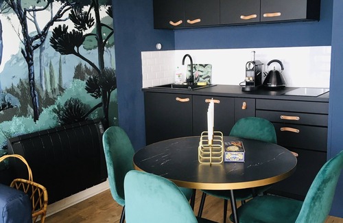 Agon-Coutainville Apartment | EXCEPTIONAL SEA VIEW! IDEAL AS A COUPLE FOR A RELAXING AND COMFORTING STAY.