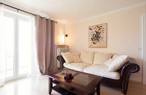 Josephsplatz Apartment | * Exclusive 3-room apartment in a prime location in Maxvorstadt, directly on the U2 line *