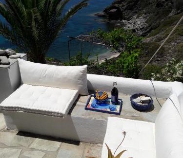 Ydrousa House | Exclusive Beach House