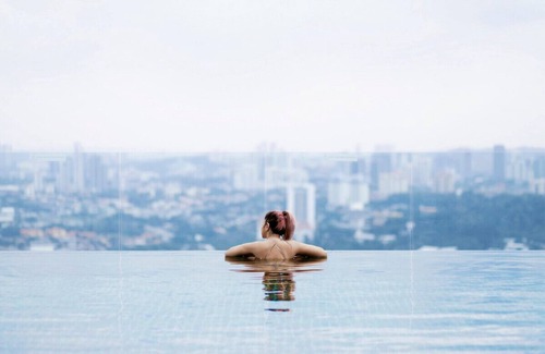 Pantai Dalam Condo | Exclusive City Retreat | Rooftop Pool & King Comfort