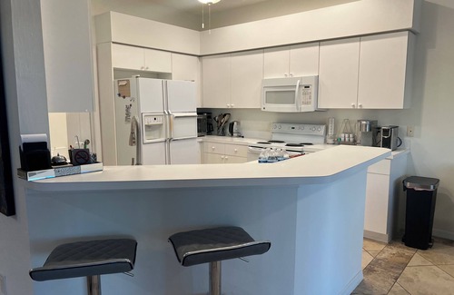 Falcons Glen House | Exclusive Lely Resort House -Private Pool -Sleeps 6