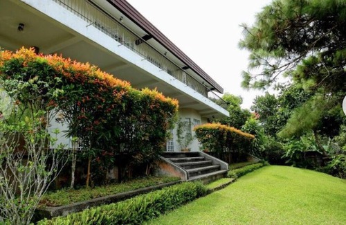 Tagaytay Villa | Exclusive Taal-view Guesthouse in Tagaytay!