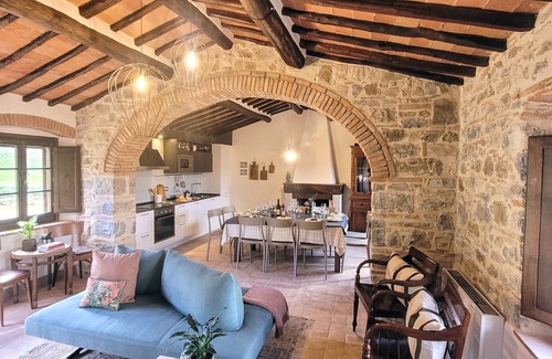 Radda in Chianti Villa | Exclusive Tuscan Winery Escape: Charming Villa with Pool & Breathtaking Views.