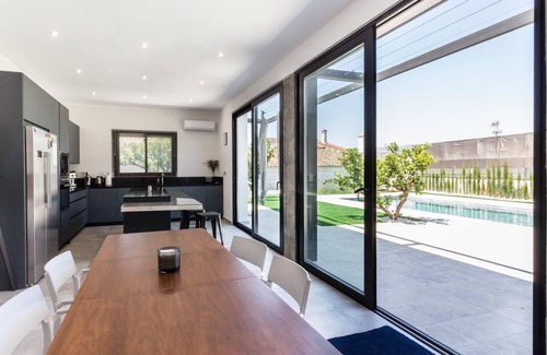 Melegis Villa | Exclusive Villa with garden and pool