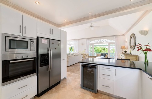 Prospect Villa | Exclusivity and luxury in this 4 bedrooms villa located in a gated secured commu