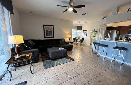 West Haven House | Executive 5 Bed 3 Bath Pool Home - INCLUDES POOL HEAT