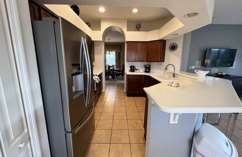 West Haven House | Executive 5 Bed 3 Bath Pool Home - INCLUDES POOL HEAT