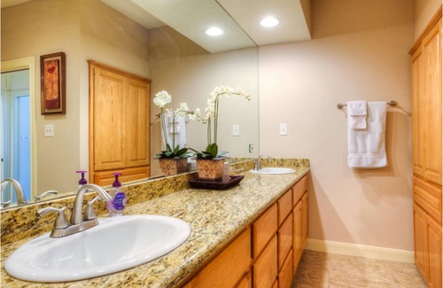Barton Creek Lakeside Cottage | Executive Cottage in Barton Creek Lakeside