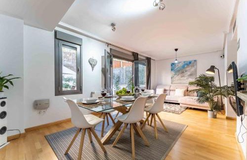 Guindalera Apartment | Executive Great House with FREE parking - Madrid Center