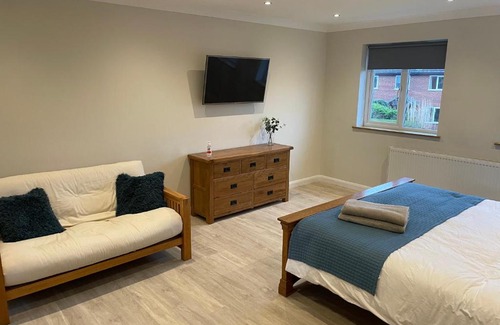 Ely House | Executive home with plenty of room