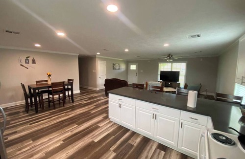 Sulphur House | Executive Housing for Professionals on short assignment to SWLA.