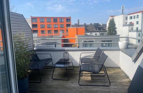 Hainholz Apartment | Executive Maisonette Penthouse Loft, Rooftop Pool, Central Hannover and Direct Messe Connection