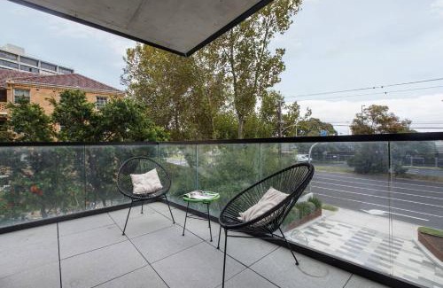 Melbourne Apartment | Executive Resort-Style Living at Leafy Albert Park