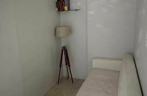 New Delhi Apartment | Executive Studio Apt in DLF Midtown West Delhin