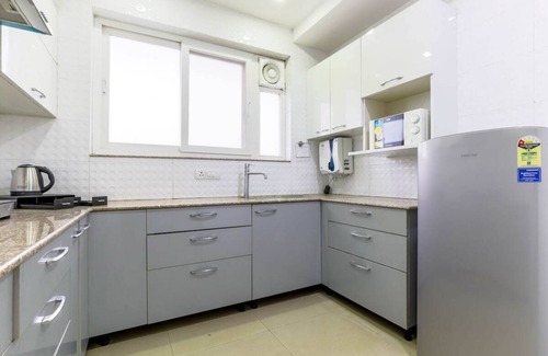 Gurugram Apartment | Executive suite! 2BR& Balcony