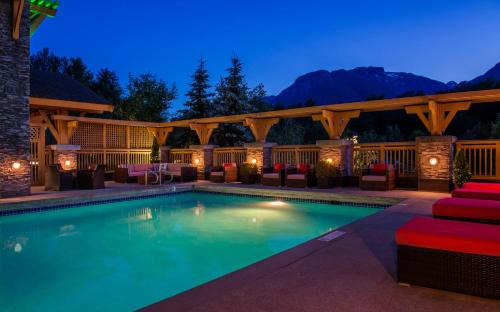 Garibaldi Highlands Hotel | Executive Suites Hotel and Resort, Squamish