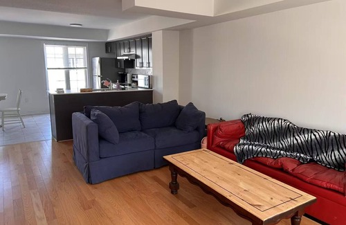 West Oak Trails House | Executive townhouse next to popular provincial park, 10 minutes walk