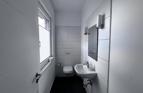 Eilsum Apartment | Exklusiver Platztraum, Sonnengeflutet, mit Weitblick Garten, Südbalkon/terrasse