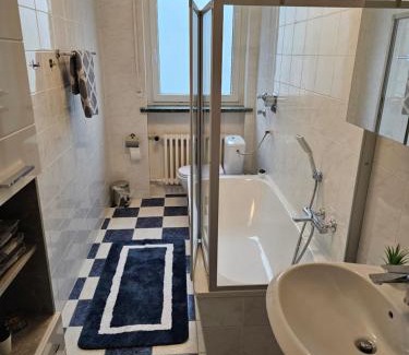 Wesertor Apartment | Exklusives und helles Erdgeschoss-Apartment No 2 im Zentrum von Kassel, schnelles 1Gbit Internet, Geschirrspüler, Boxspringbetten