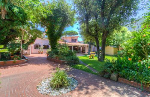 Fregenae Villa | Exotic Garden Luxury Villa - Fregene
