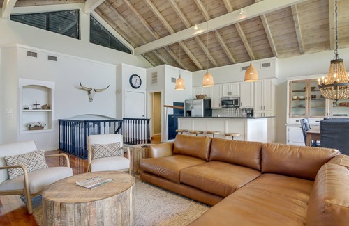 Spicewood House | Expansive Lake Travis Vacation Rental with 3 Decks