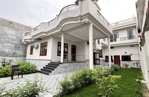 Varanasi Villa | Experience Authentic Varanasi: A Serene Luxurious Homestay: Close to City Centre