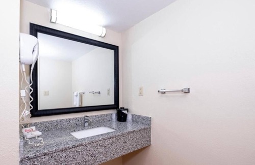 Houston Hotel | Experience Budget-Friendly Comfort Close to Houston's Must-See Attractions
