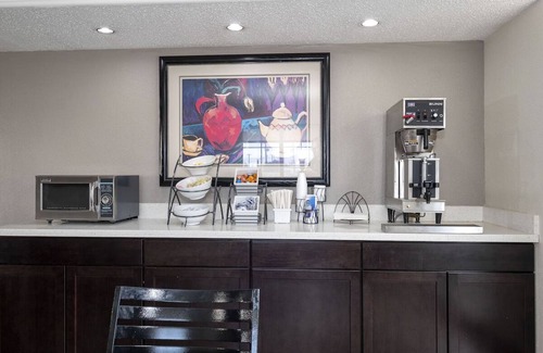 Houston Hotel | Experience Budget-Friendly Comfort Close to Houston's Must-See Attractions