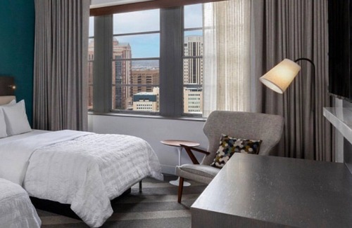 Downtown Houston Hotel | Experience Downtown Houston in Style! 3 Family-friendly Units, Pets are Welcome!