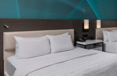 Downtown Houston Hotel | Experience Downtown Houston in Style! 3 Family-friendly Units, Pets are Welcome!