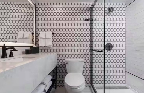French Quarter Hotel | Experience Historic Charleston! Pool, Onsite Restaurant!