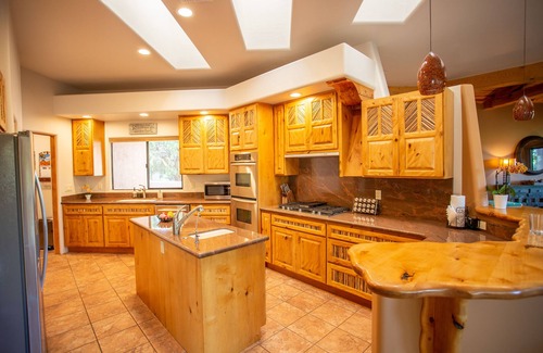 West Sedona House | Experience luxury Spectacular Sedona Destination with POOL, SPA & SAUNA in the heart of Sedona