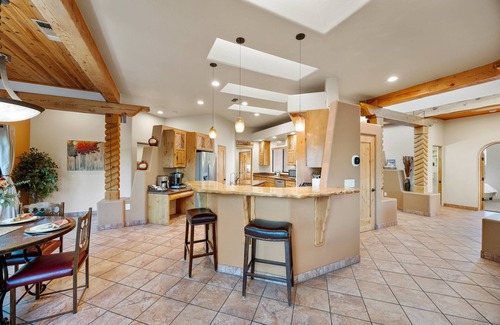West Sedona House | Experience luxury Spectacular Sedona Destination with POOL, SPA & SAUNA in the heart of Sedona