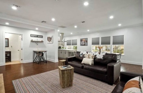 Highland Park House | Experience Serenity in a 4BR/3BA Downtown Home