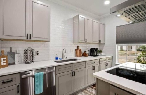 Highland Park House | Experience Serenity in a 4BR/3BA Downtown Home