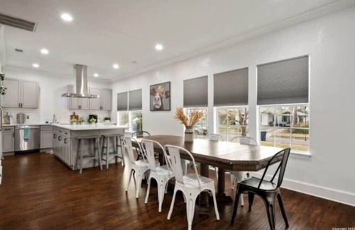 Highland Park House | Experience Serenity in a 4BR/3BA Downtown Home