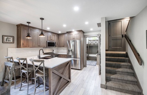 Park City House | Experience ski heaven at Canyons Village - just a stroll away