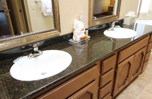 West Sedona Resort | Experience the elegance of Sedona Springs Resort, 1-bedroom suite with a loft.