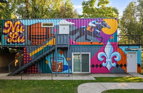 Phoenix Hill Apartment | Experience the Unique Re-Nu Shipping Container #6