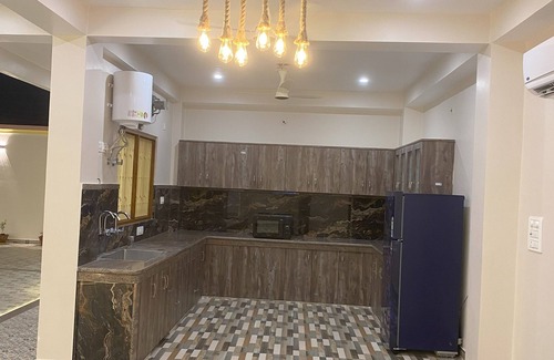 Varanasi House | Explore Kashi with SerenityStays : Spacious 8 Bedroom Retreat at City Centre!
