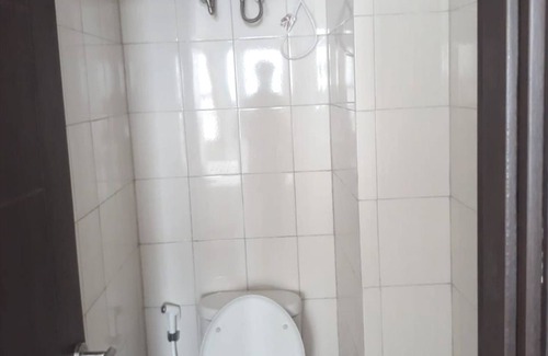 Cibaduyut Hotel | EXPRESS O 91863 Mekarwangi M-square Apartment By Santosa Property