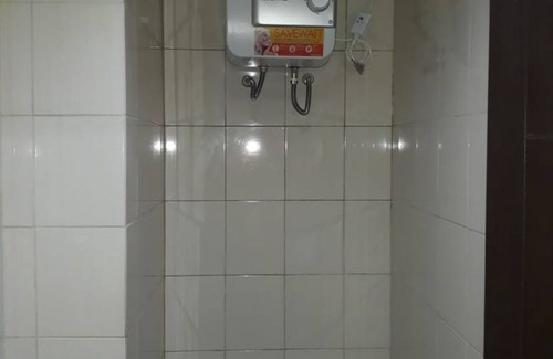 Cibaduyut Hotel | EXPRESS O 91863 Mekarwangi M-square Apartment By Santosa Property