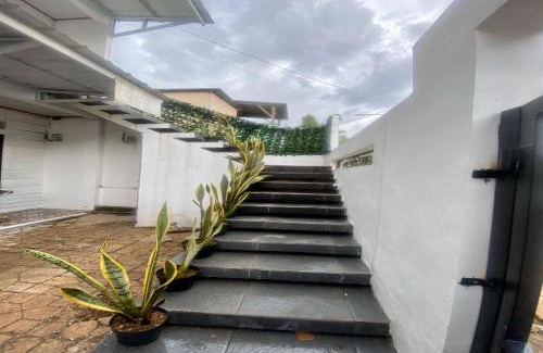 Depok Hotel | EXPRESS O 92147 Nia Residence