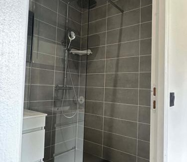 Cayenne Apartment | Expt T1 avec piscine a 50 metre de la mer