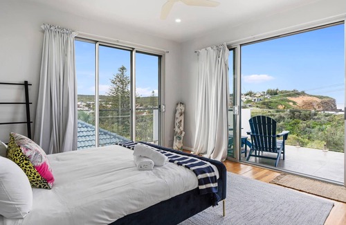 Redhead House | Exquisite Beachside Mansion