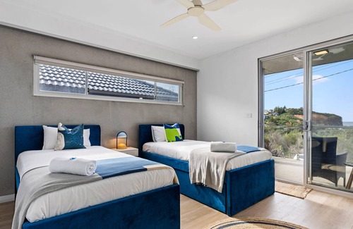 Redhead House | Exquisite Beachside Mansion