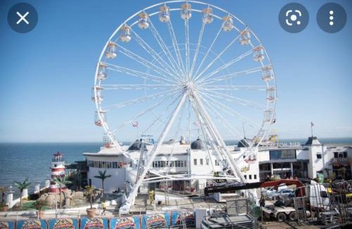 Clacton-on-Sea Resort | Exquisite holidays letting for 3 nights starting from £90